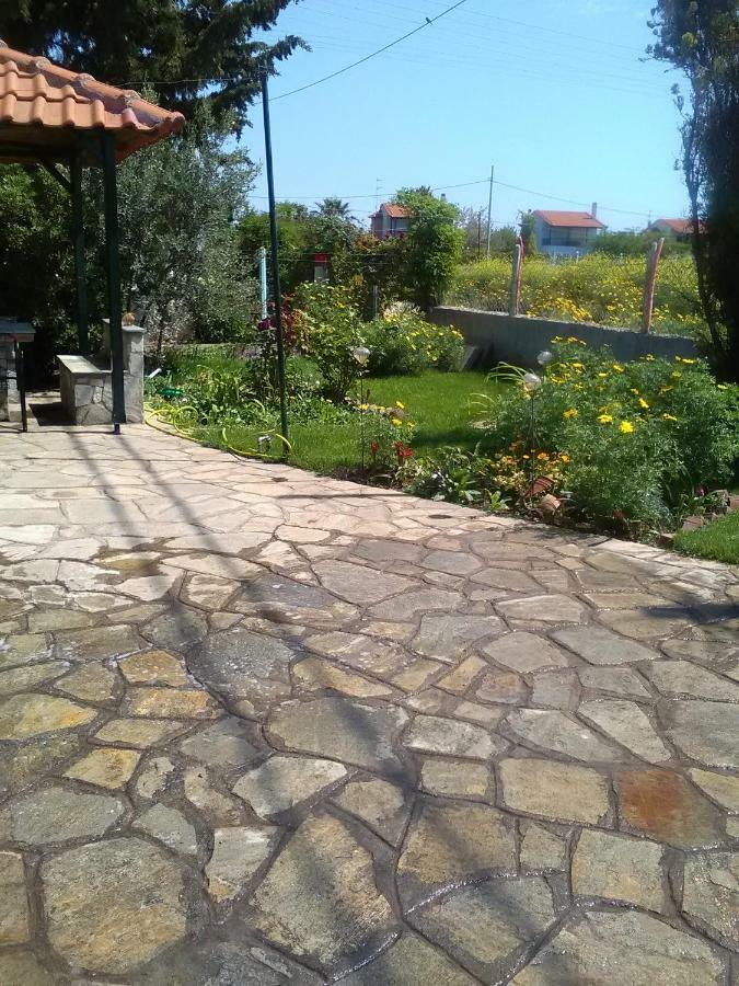 Villa Julia Nea Plagia Exterior photo