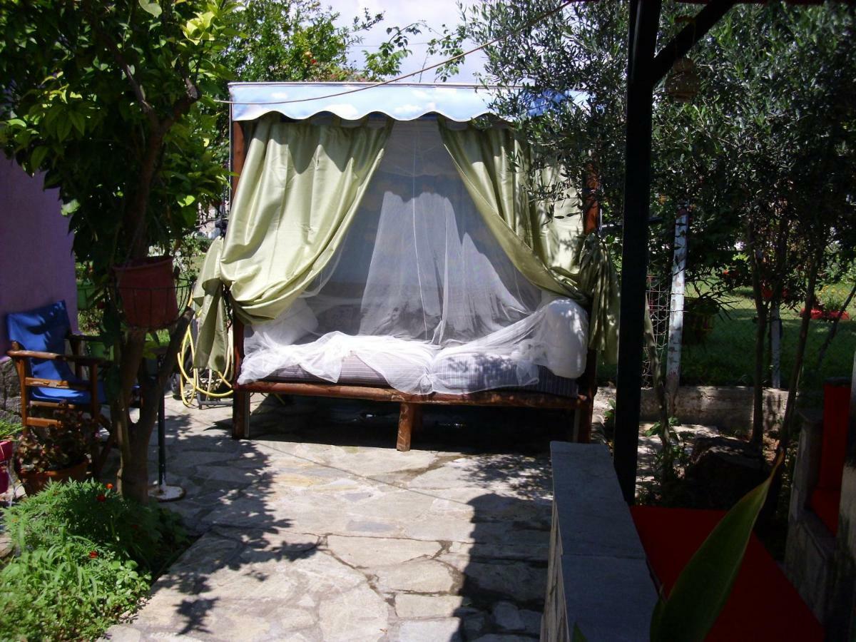 Villa Julia Nea Plagia Exterior photo